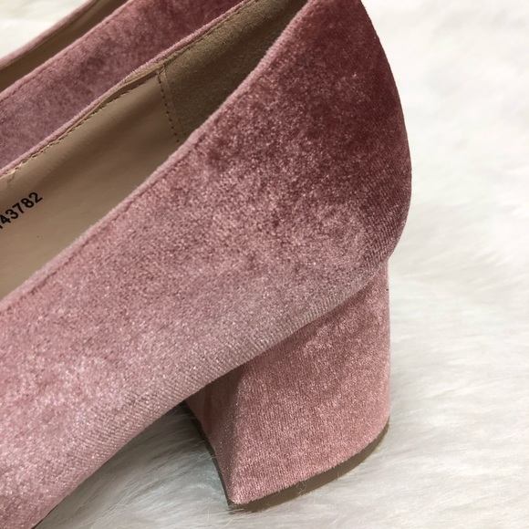 Pink velvet shoes - Picture 4 of 7